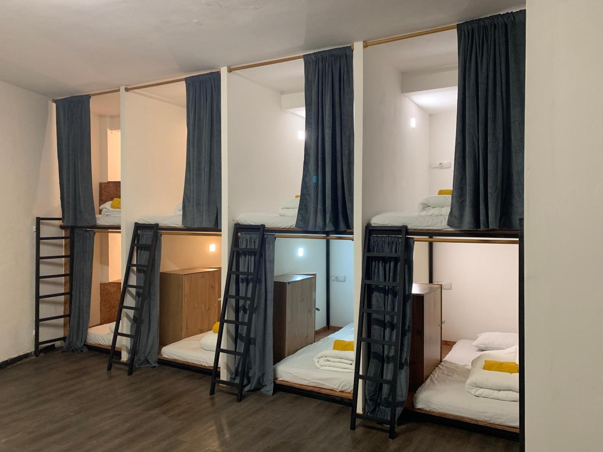 Spanglish Hostel Benidorm Dış mekan fotoğraf