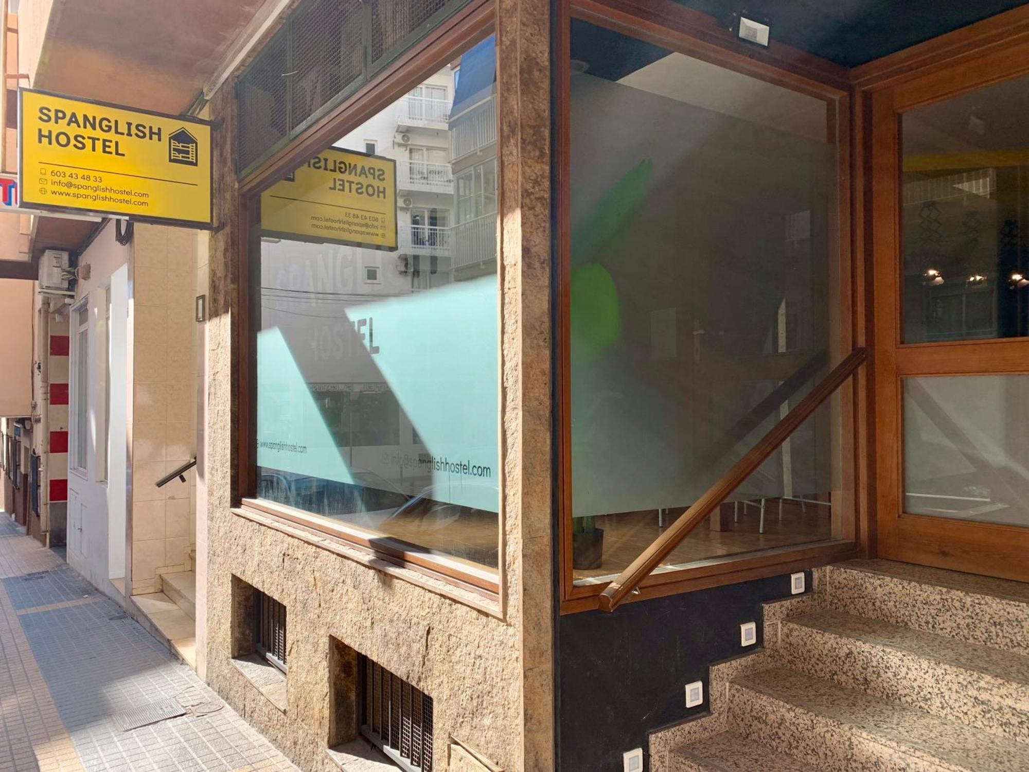 Spanglish Hostel Benidorm Dış mekan fotoğraf