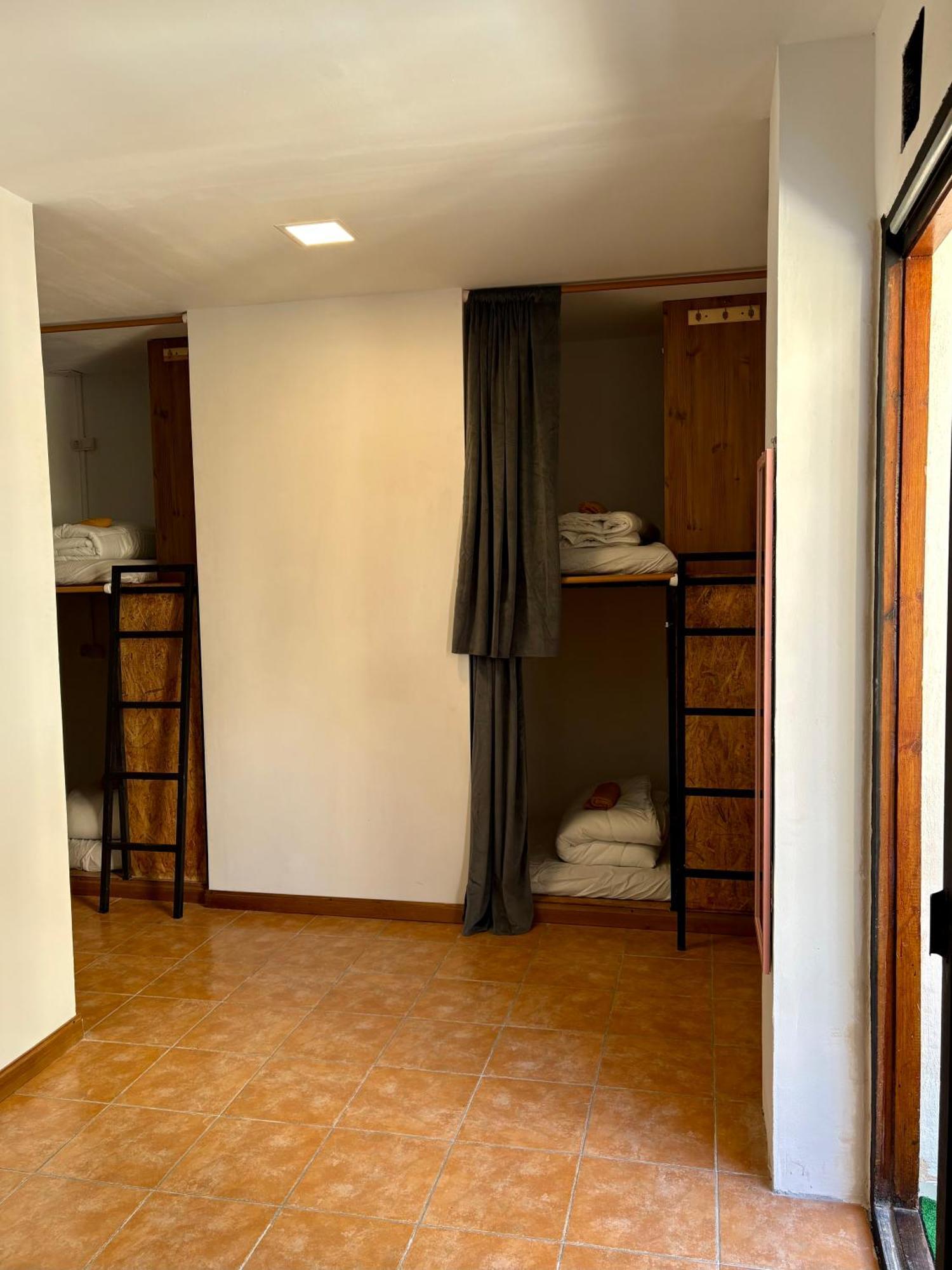 Spanglish Hostel Benidorm Dış mekan fotoğraf
