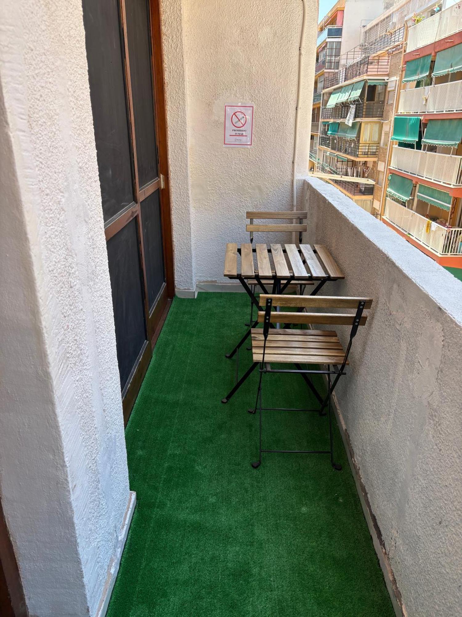 Spanglish Hostel Benidorm Dış mekan fotoğraf